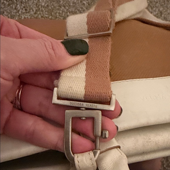 Bottega Veneta Two-Way Leather Tote Bag - Picture 4 of 13